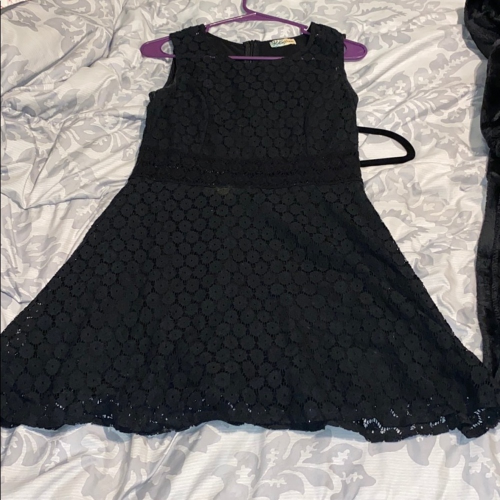 Black Sleeveless Dress